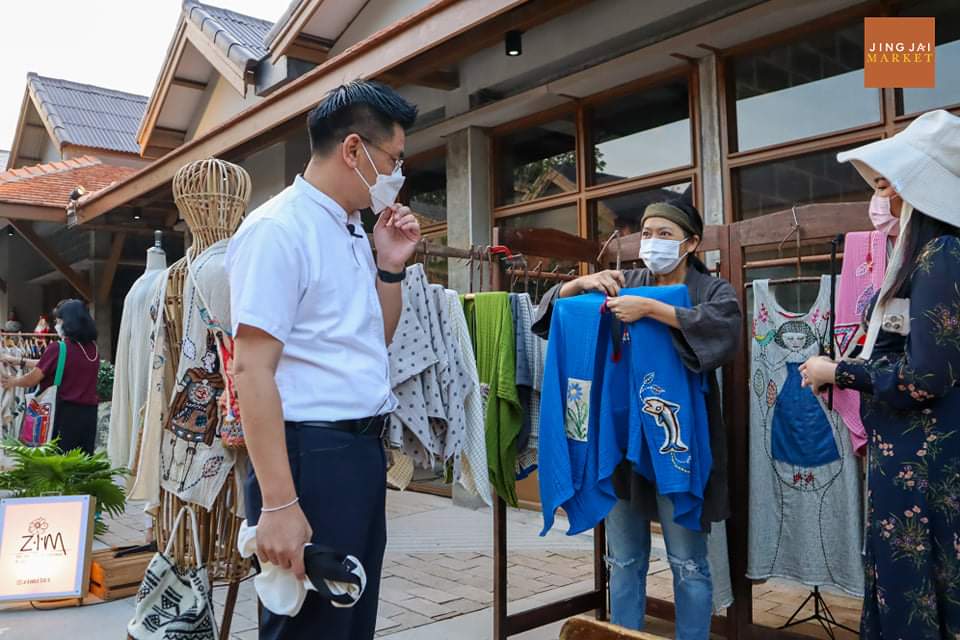 อธิบดีกรมการค้าภายใน เยี่ยมชมตลาดจริงใจ พร้อมจัดกิจกรรมส่งเสริมการท่องเที่ยว ตลาดชุมชน | Ichiangmaipr.Com